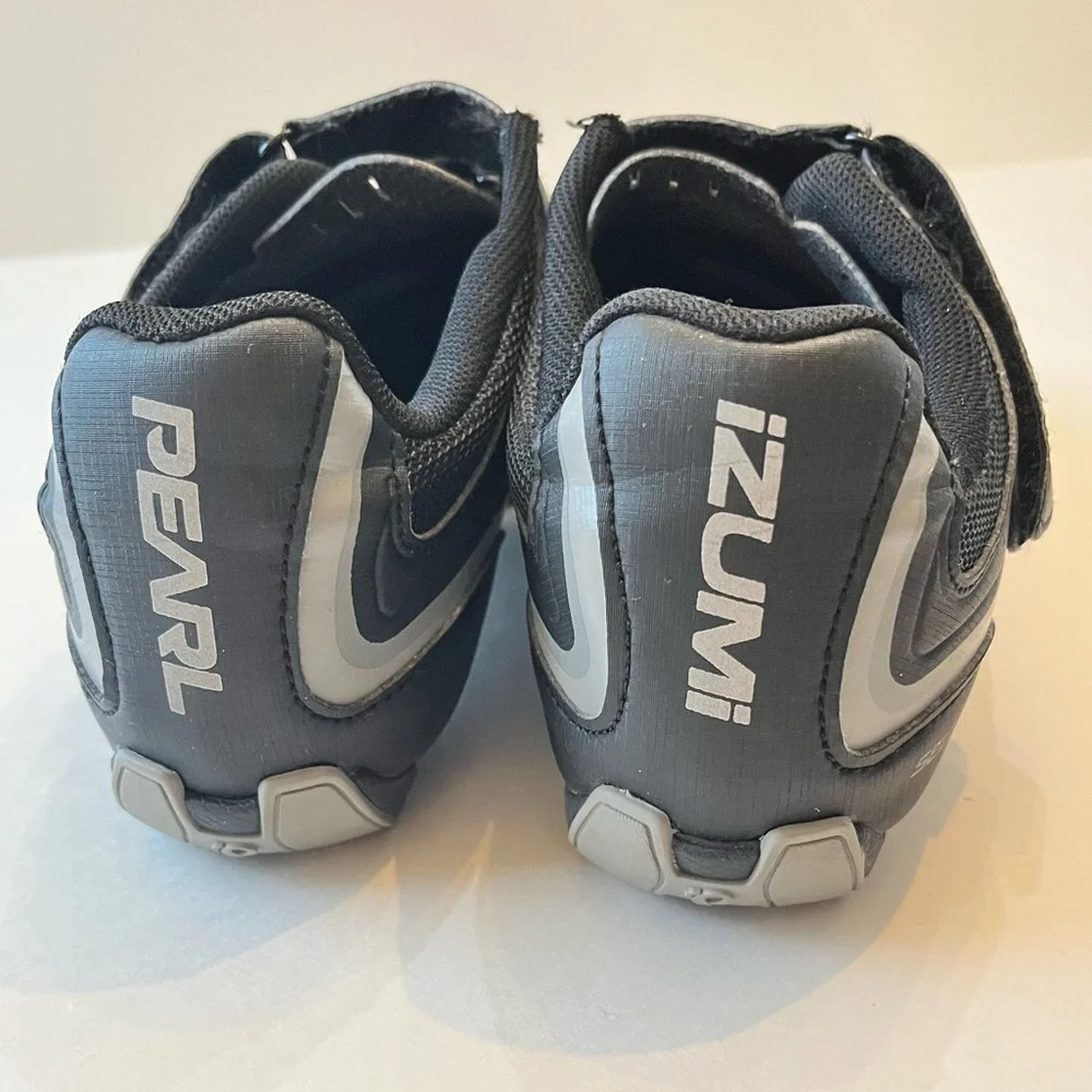 Pearl Izumi Women’s Select Rd IV Black Gray Low Profile Cleats Cycling shoes 42